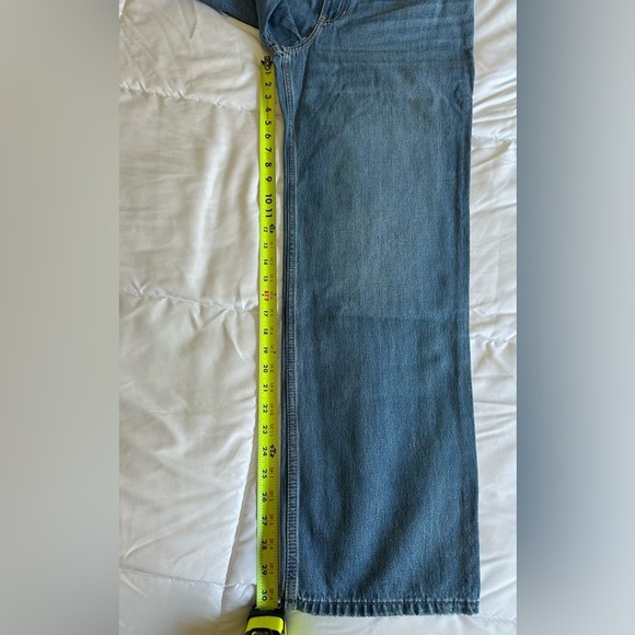 NWTs Hollister Sz 8 LowRise Loose Through Hip and Thigh Straight Leg Jeans - Picture 2 of 6